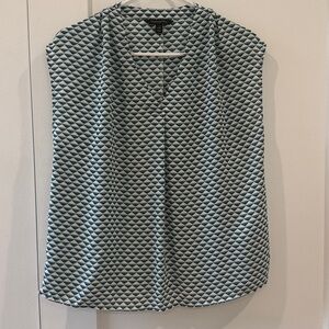 Geometric Patterned Banana Republic Blouse NWOT
